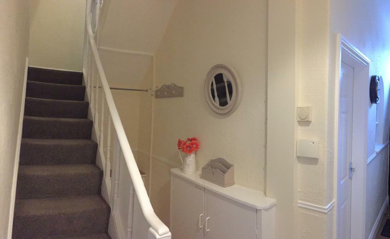 Browns Holiday Cottage Filey Exteriör bild