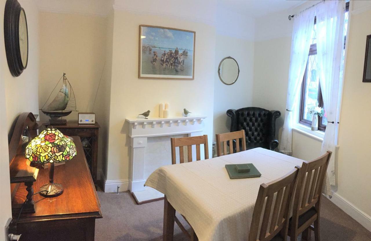 Browns Holiday Cottage Filey Exteriör bild