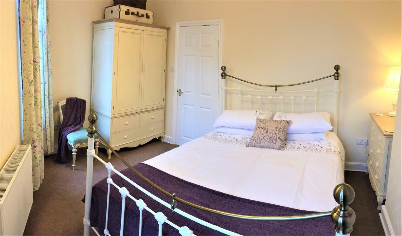 Browns Holiday Cottage Filey Exteriör bild