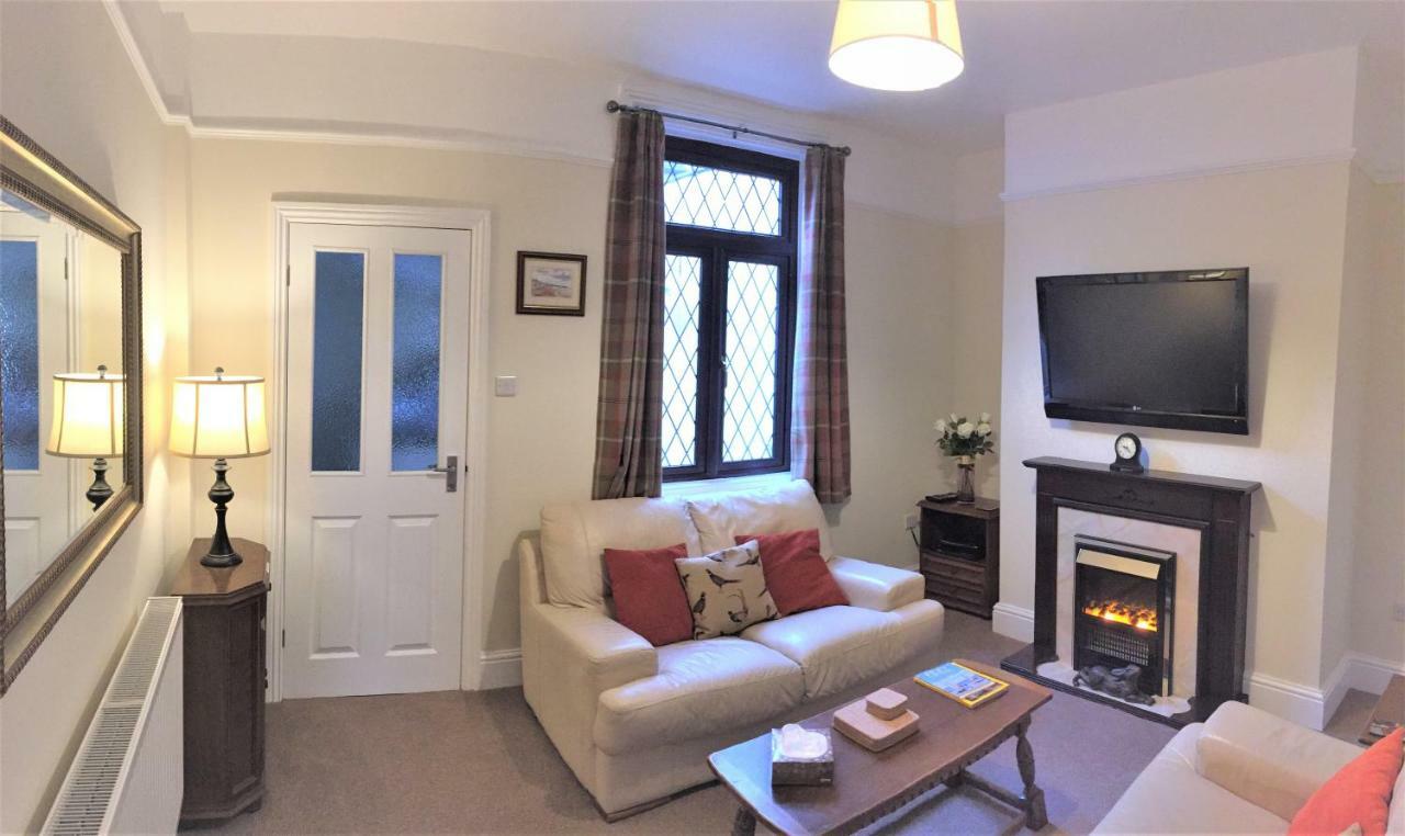 Browns Holiday Cottage Filey Exteriör bild